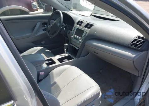 2007 Toyota Camry Hybrid z USA, uszkodzony, nr VIN 4T1BB46KX7U020015